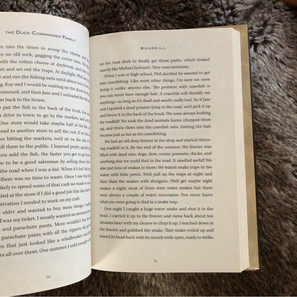 Duck Commander Family History in hardcover. Very interesting family & story - Picture 6 of 7